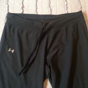 Under Armour Pants - Under Armor HeatGear Capris Under Armour Pants - Under Armor HeatGear Capris